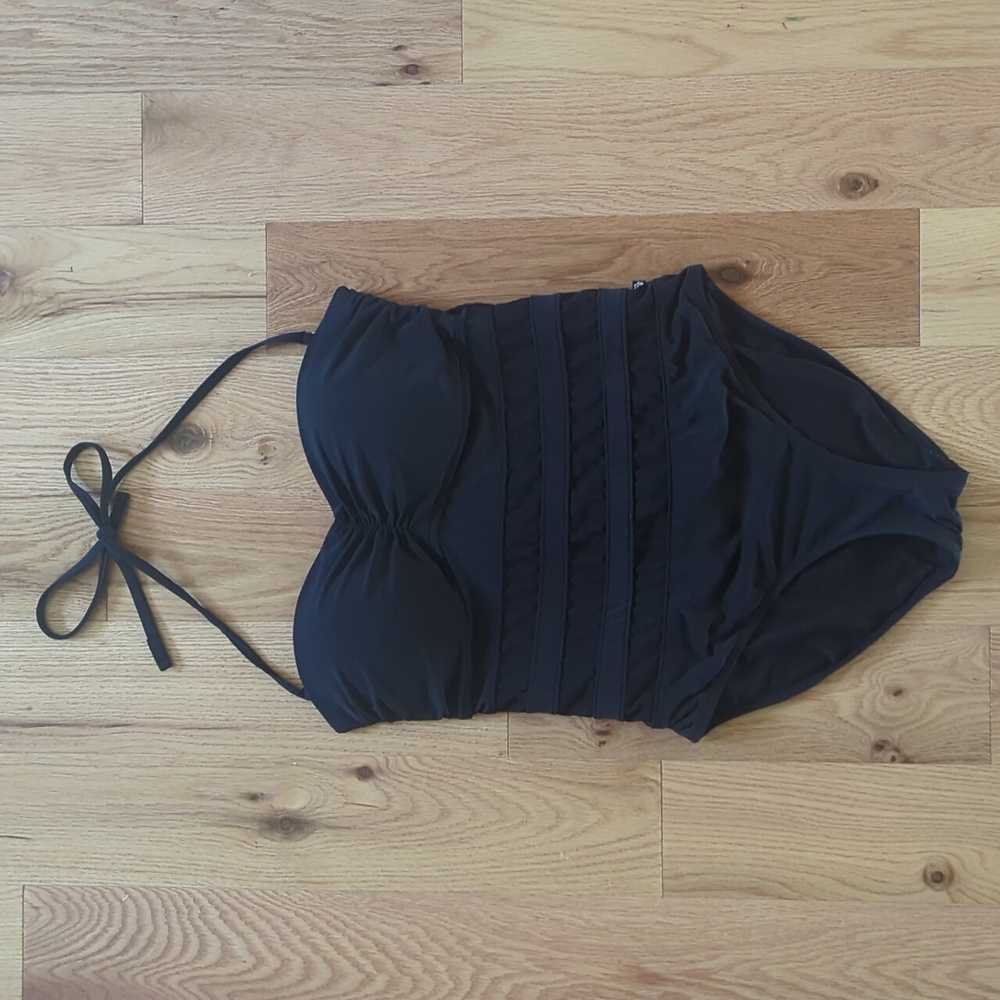 Aqua La Vie en Rose. Black One-Piece Halter Swimsuit. Size Medium.